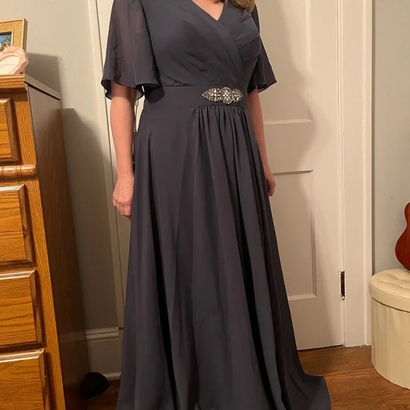 Never worn elegant smoky grey (color: “stormy”) long gown from JJ House - Picture 5 of 9